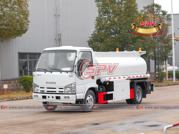 4,000 Litres Refueling Tank Truck ISUZU - LF